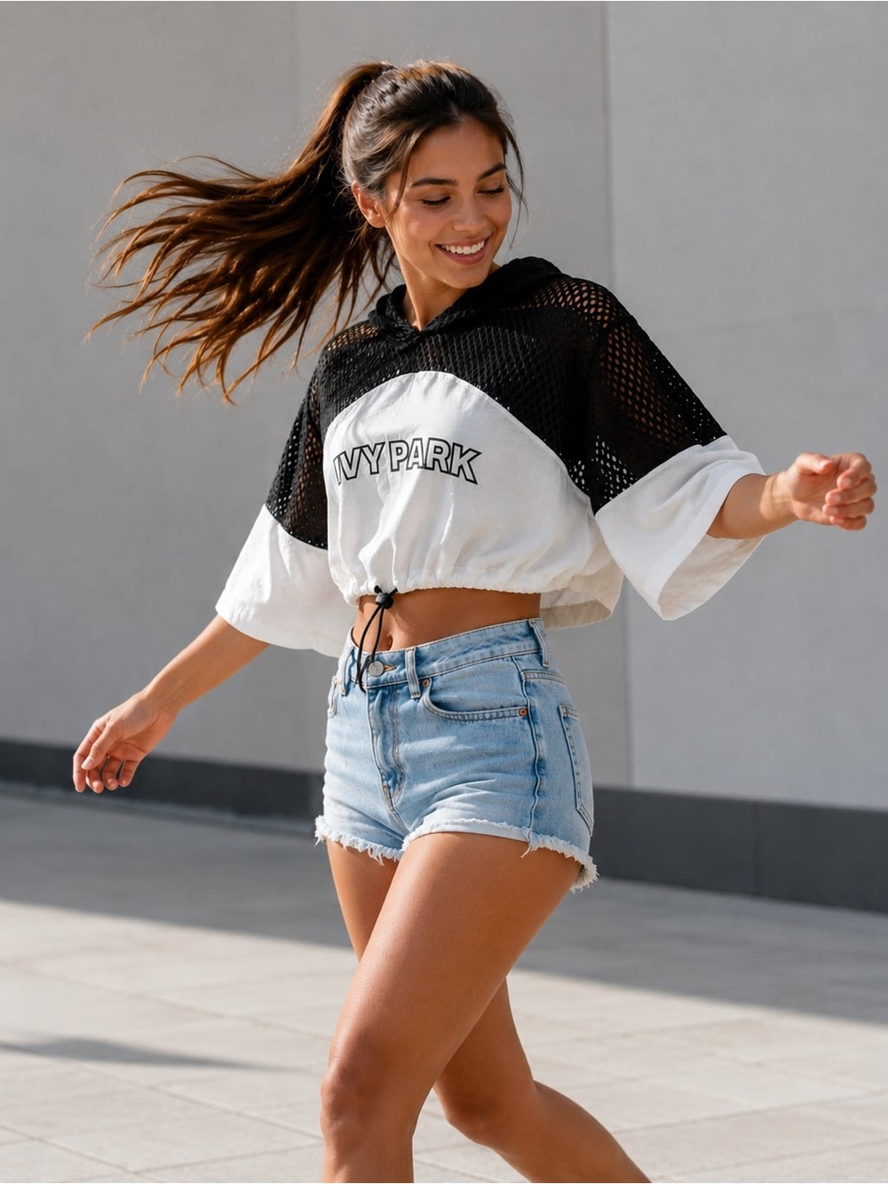 Stylish Ivy Park Cropped Hoodie Top (Beyoncé) — Size S